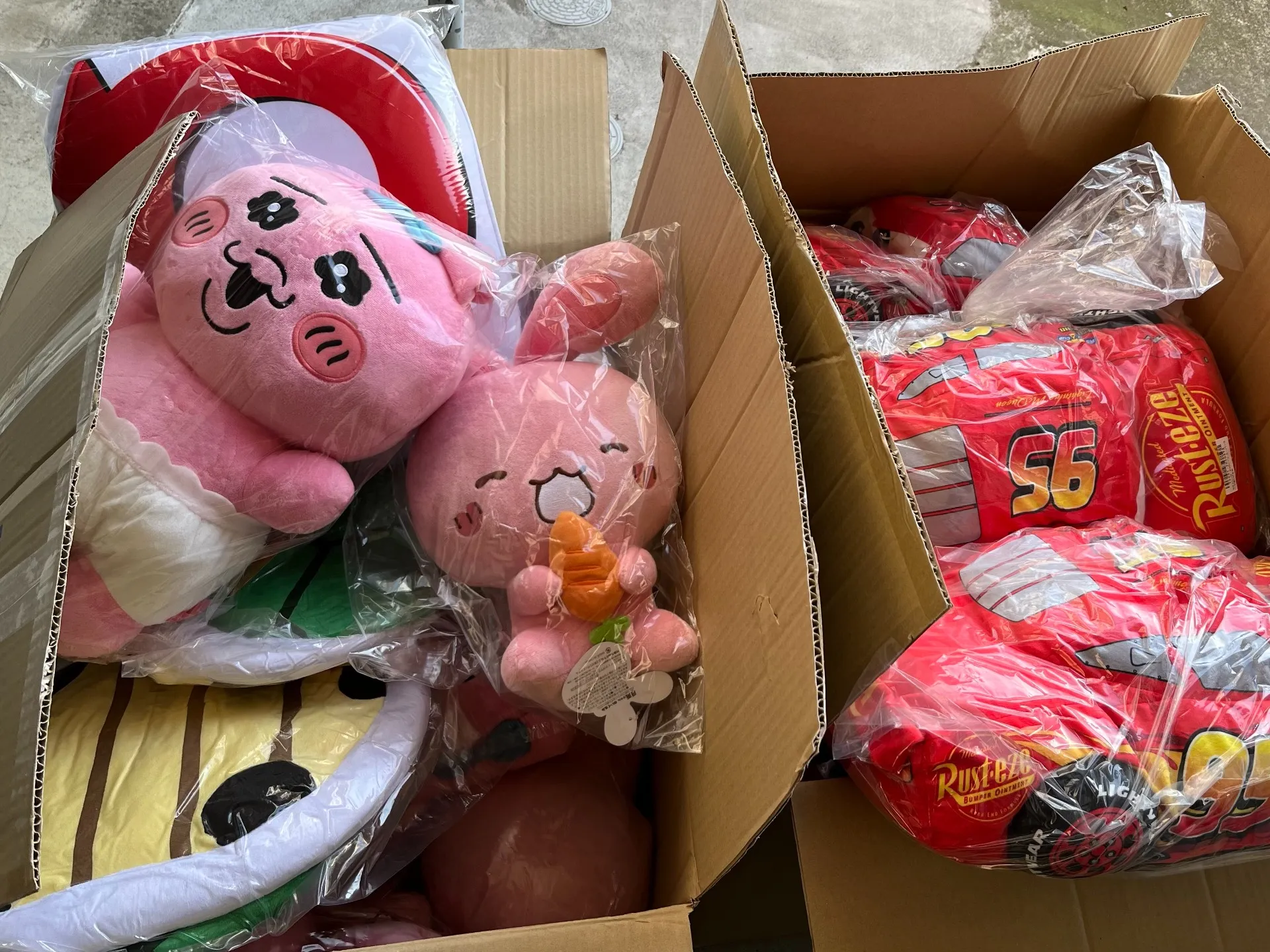 寄付2回目は60点ほどお送りいたしました